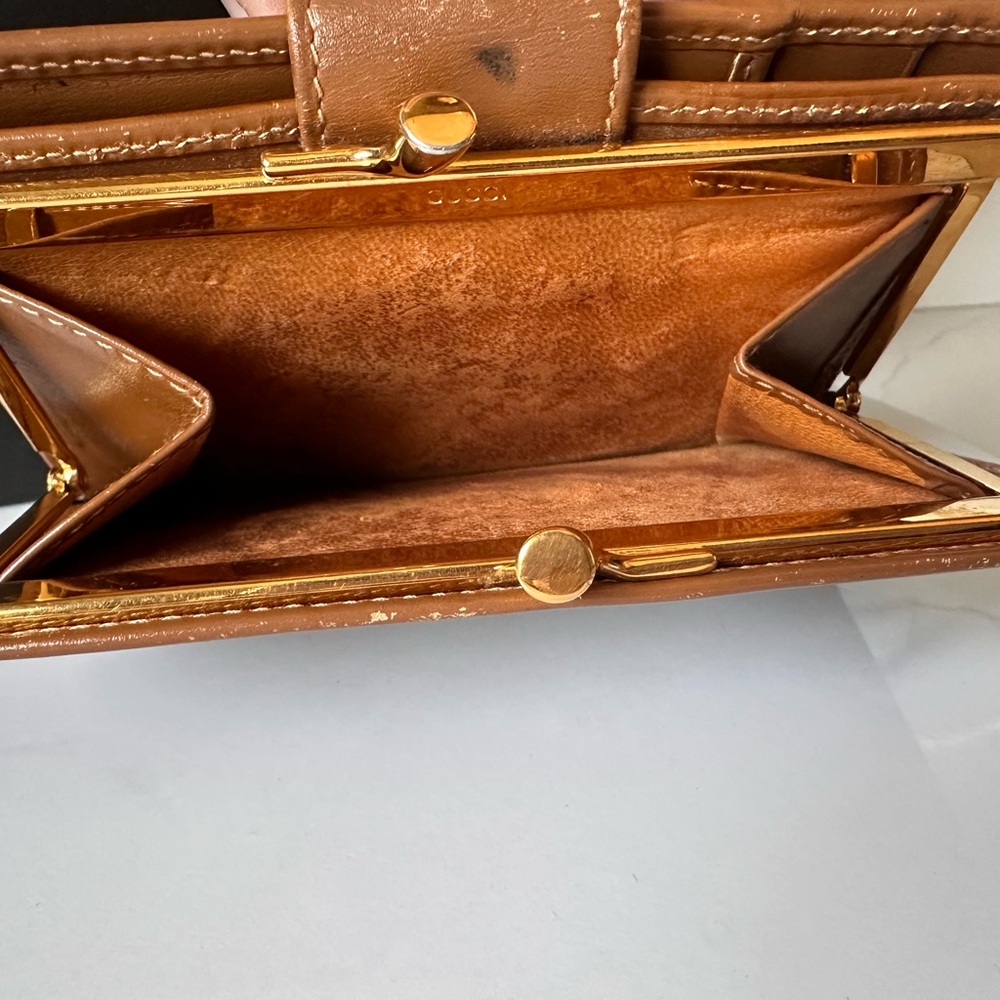 Gucci Authentic Tan Leather Bifold Wallet with Kisslock - Picture 7 of 14